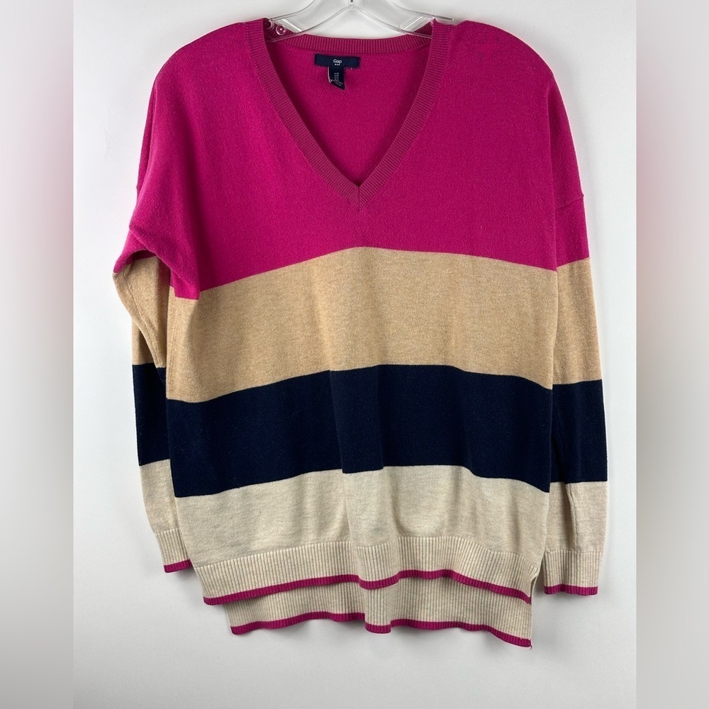 Women's GAP Stripe V-Neck Long Sleeve Sweater